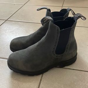 Blundstones